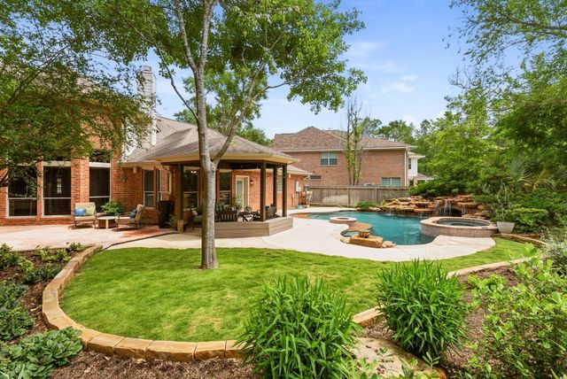 11 Mirror Ridge Court, The Woodlands, TX 77382