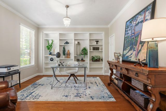 11 Mirror Ridge Court, The Woodlands, TX 77382