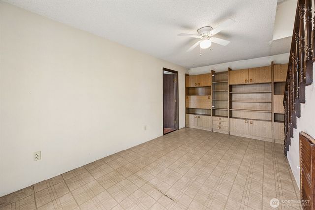 5801 S Pine Street, Tacoma, WA 98409