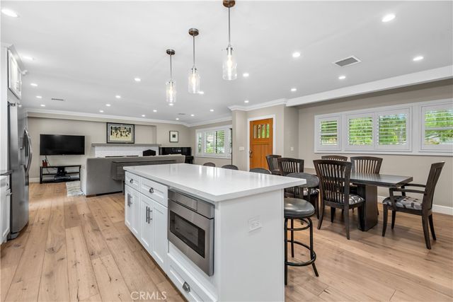 5210 Quakertown, Woodland Hills, CA 91364
