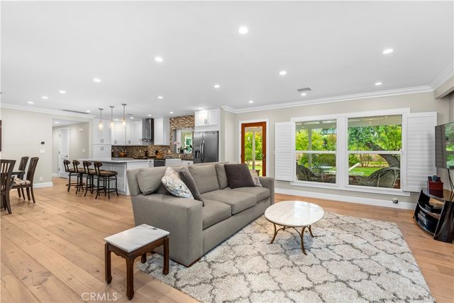5210 Quakertown, Woodland Hills, CA 91364