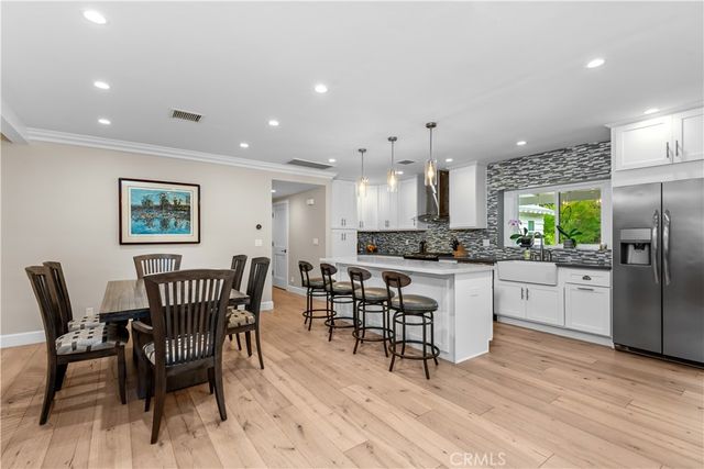 5210 Quakertown, Woodland Hills, CA 91364