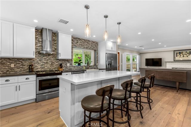 5210 Quakertown, Woodland Hills, CA 91364