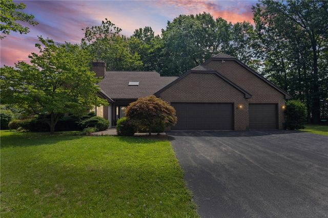 345 Stafford Way, Greece, NY 14626