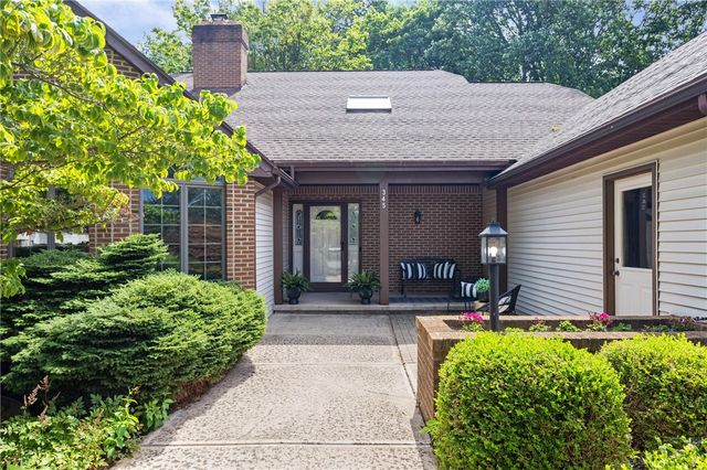 345 Stafford Way, Greece, NY 14626