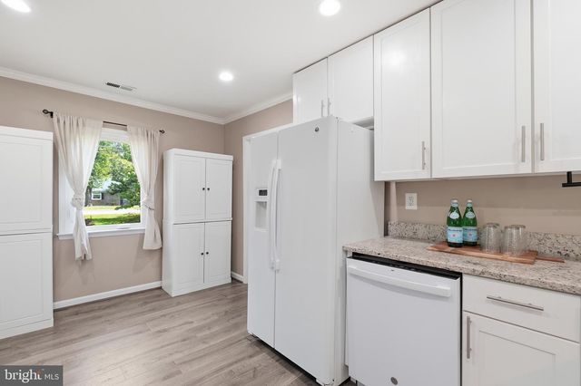 7712 FRANCES DR, Alexandria, VA 22306