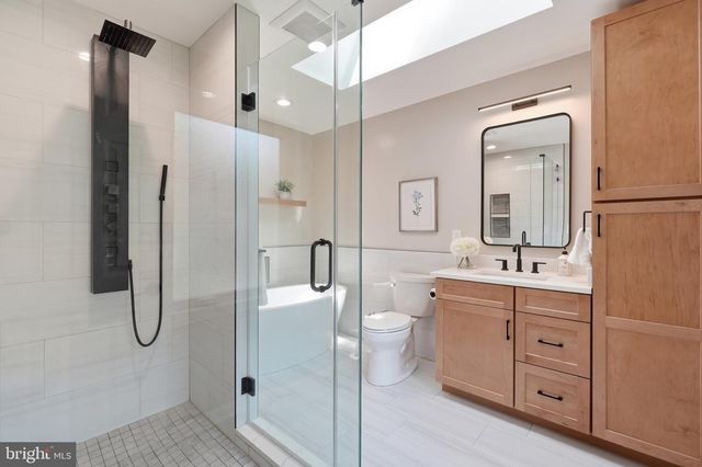 7712 FRANCES DR, Alexandria, VA 22306