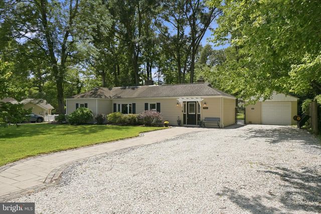 7712 FRANCES DR, Alexandria, VA 22306
