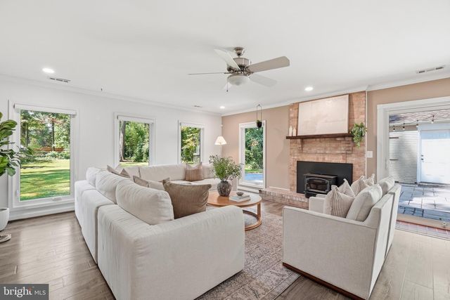 7712 FRANCES DR, Alexandria, VA 22306