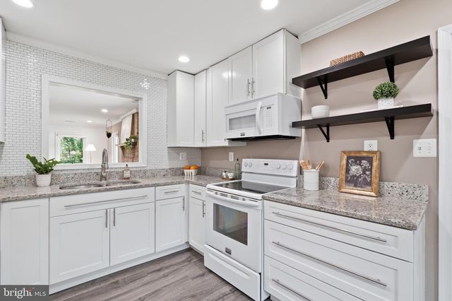 7712 FRANCES DR, Alexandria, VA 22306