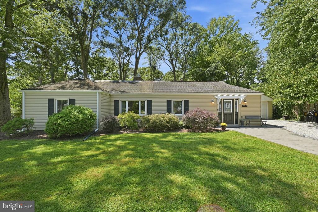 7712 FRANCES DR, Alexandria, VA 22306