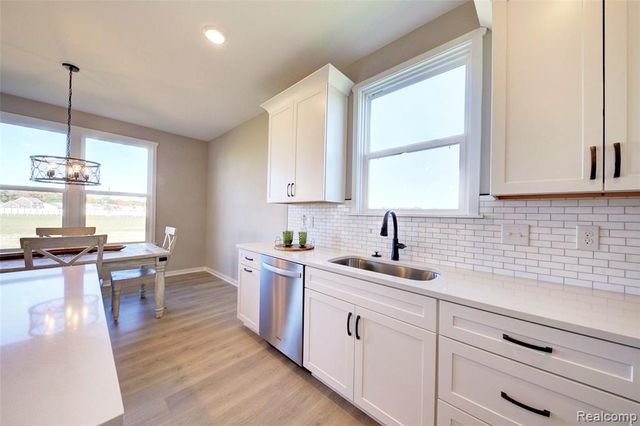 MOH 95 Gambrel Drive, Howell, MI 48843