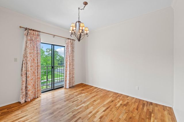 409 E 38th ST 305, Austin, TX 78705