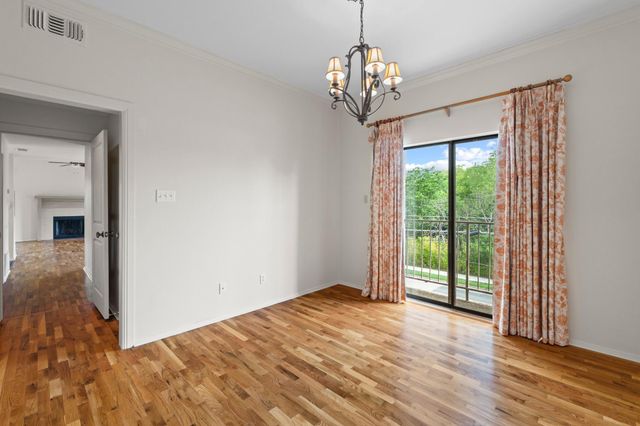 409 E 38th ST 305, Austin, TX 78705