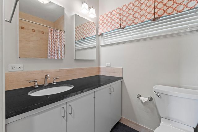 409 E 38th ST 305, Austin, TX 78705