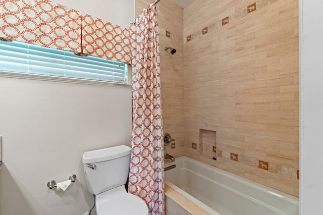 409 E 38th ST 305, Austin, TX 78705