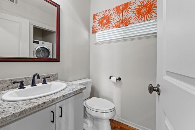 409 E 38th ST 305, Austin, TX 78705