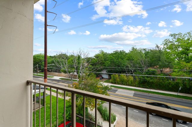 409 E 38th ST 305, Austin, TX 78705