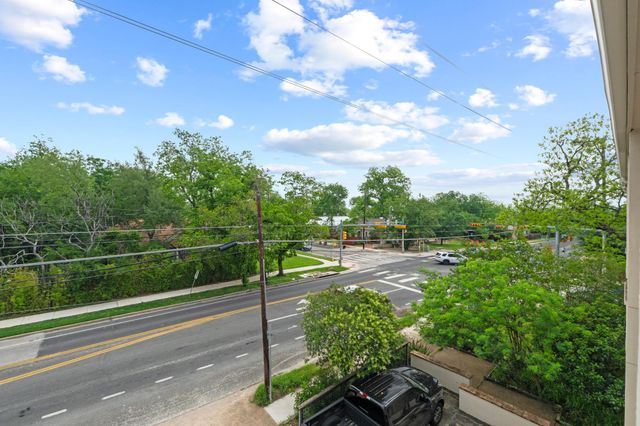 409 E 38th ST 305, Austin, TX 78705