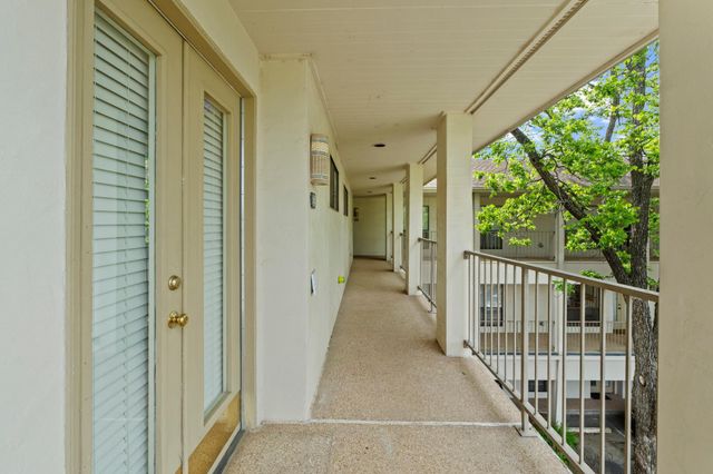 409 E 38th ST 305, Austin, TX 78705