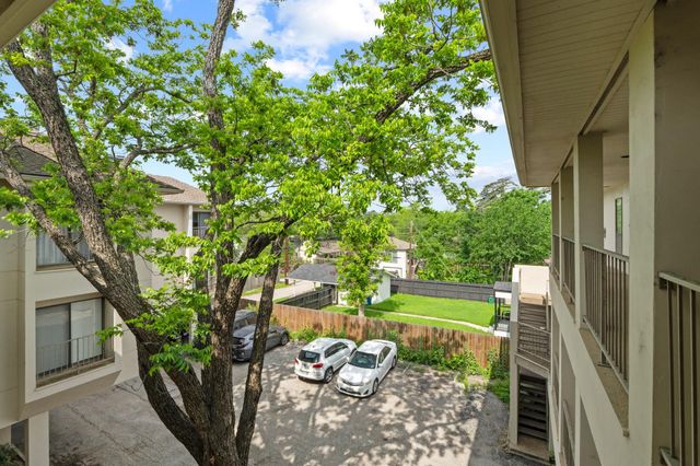 409 E 38th ST 305, Austin, TX 78705