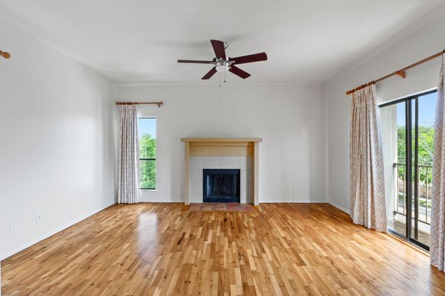 409 E 38th ST 305, Austin, TX 78705