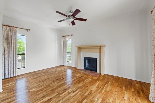 409 E 38th ST 305, Austin, TX 78705