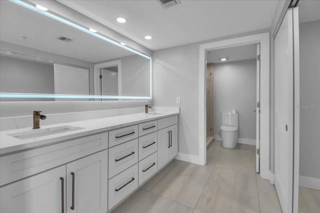 2020 HARBOURSIDE DRIVE 446, Longboat Key, FL 34228
