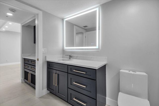 2020 HARBOURSIDE DRIVE 446, Longboat Key, FL 34228