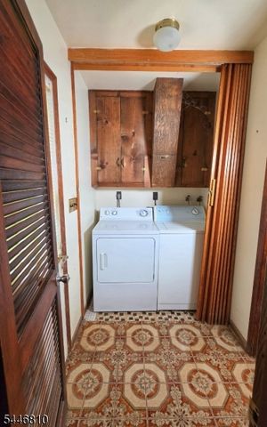 57 Grove St, Chester Boro, NJ 07930