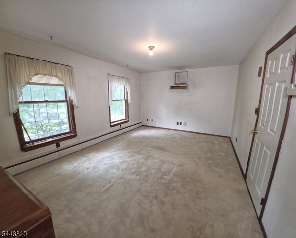 57 Grove St, Chester Boro, NJ 07930
