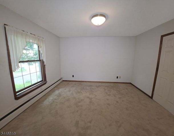 57 Grove St, Chester Boro, NJ 07930