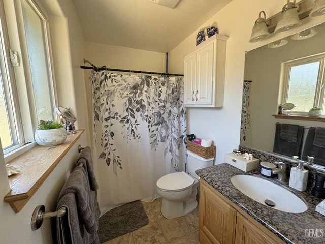 22477 Zurich Drive, Tehachapi, CA 93561