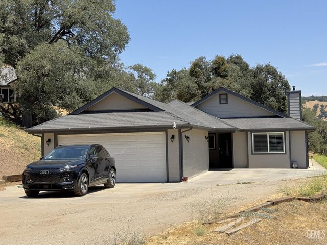 22477 Zurich Drive, Tehachapi, CA 93561