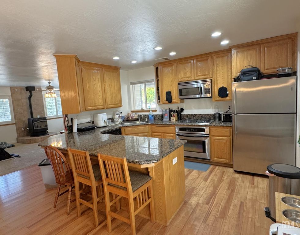 22477 Zurich Drive, Tehachapi, CA 93561