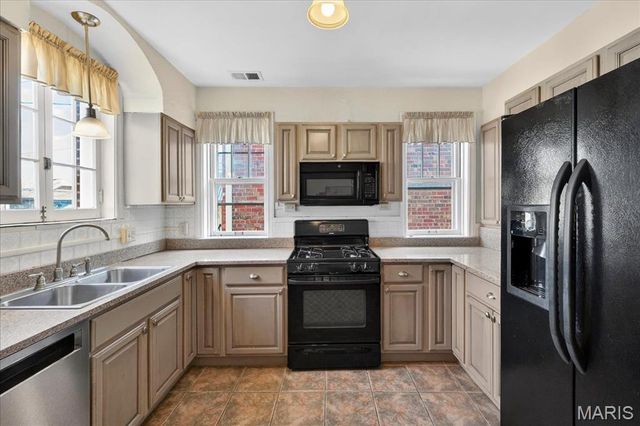 5241 Lindenwood Avenue, St Louis, MO 63109