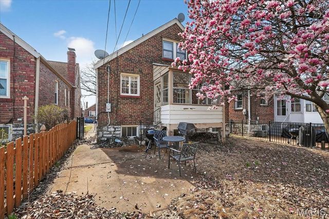 5241 Lindenwood Avenue, St Louis, MO 63109