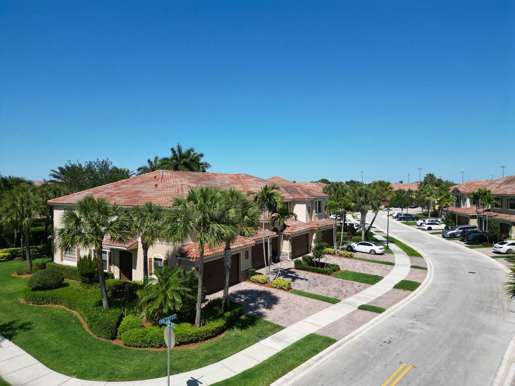 10873 NW 73rd Ct, Parkland, FL 33076