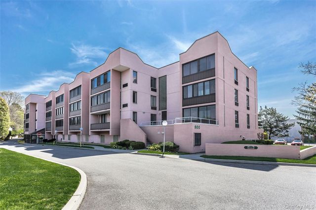 800 Willis Avenue 303, Albertson, NY 11507