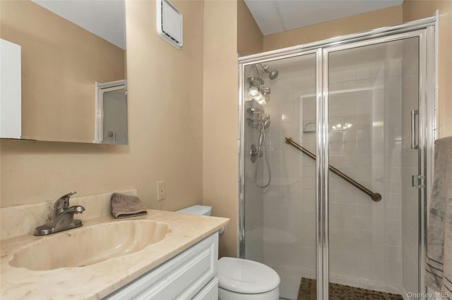 800 Willis Avenue 303, Albertson, NY 11507