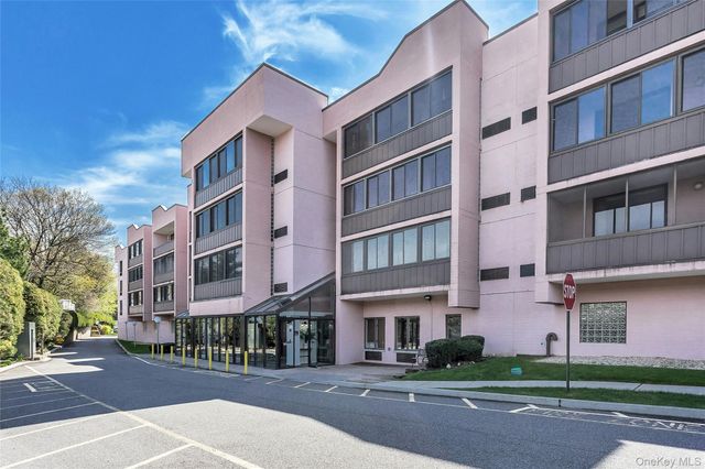 800 Willis Avenue 303, Albertson, NY 11507