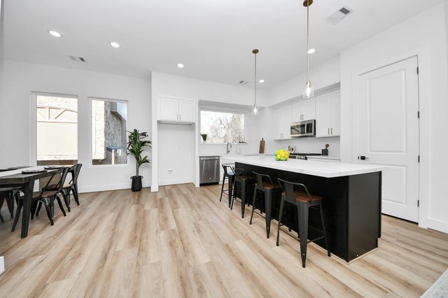 4804 Elysian Street A, Houston, TX 77009