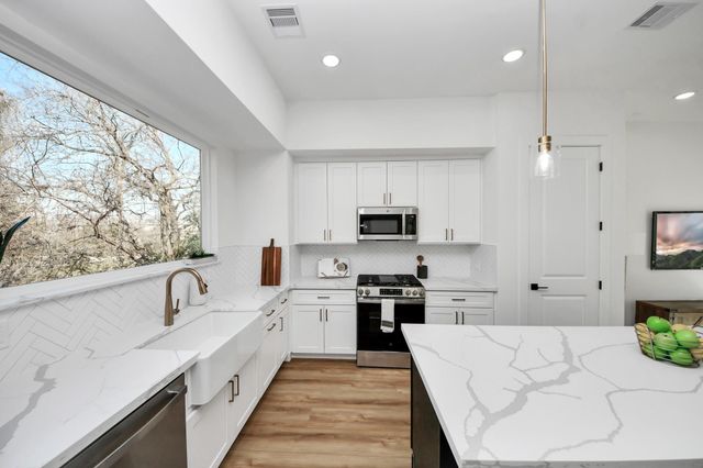 4804 Elysian Street A, Houston, TX 77009