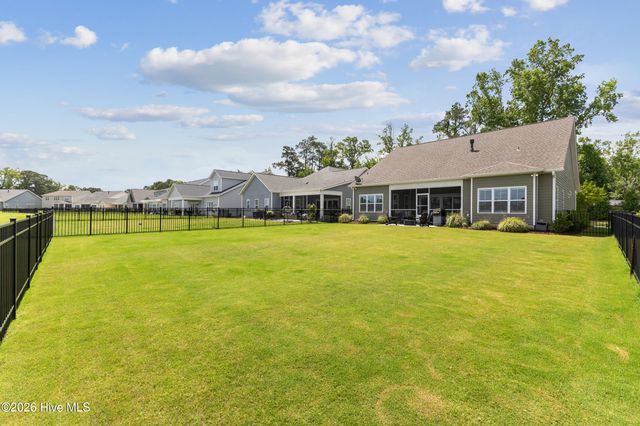 243 Hanover Lakes Drive, Wilmington, NC 28401