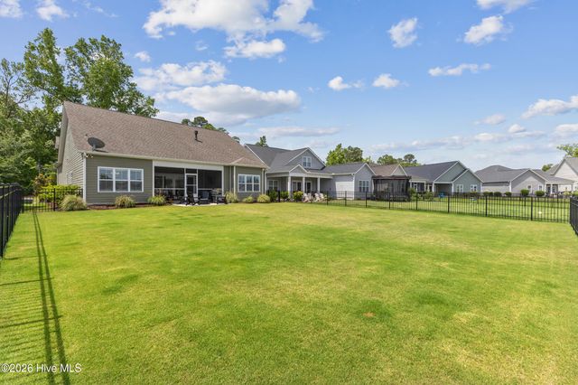 243 Hanover Lakes Drive, Wilmington, NC 28401