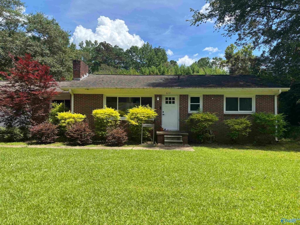 613 Tabor Road, Gadsden, AL 35904