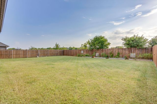 117 Mockingbird Hill Drive, Joshua, TX 76058