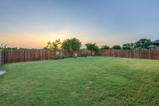 117 Mockingbird Hill Drive, Joshua, TX 76058