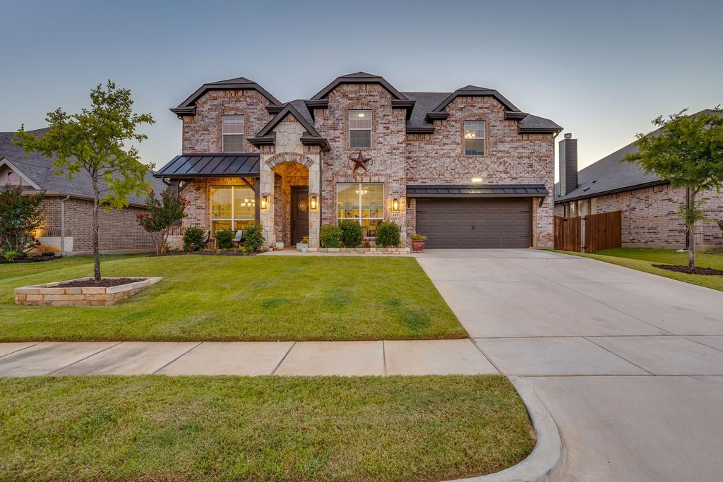 117 Mockingbird Hill Drive, Joshua, TX 76058