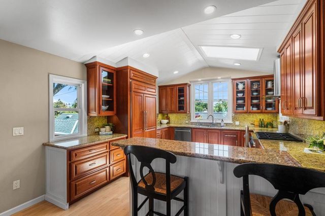 335 13th Avenue, Santa Cruz, CA 95062